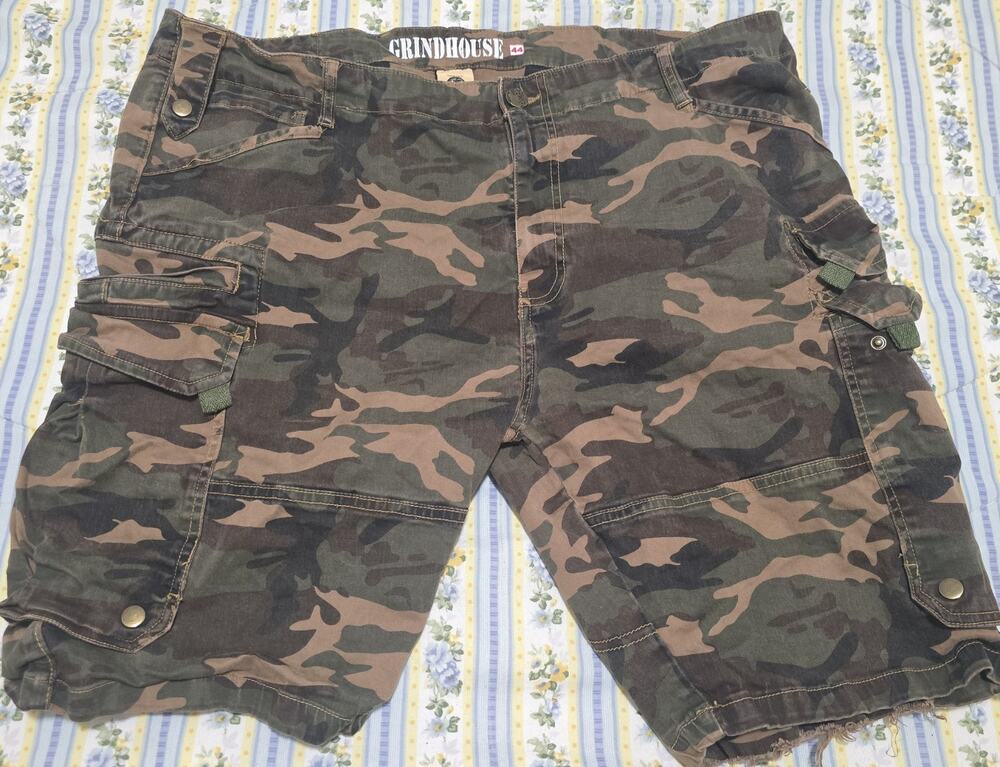 Grindhouse Cargo Shorts 44 Camo Excellent Distressed Raw Hem